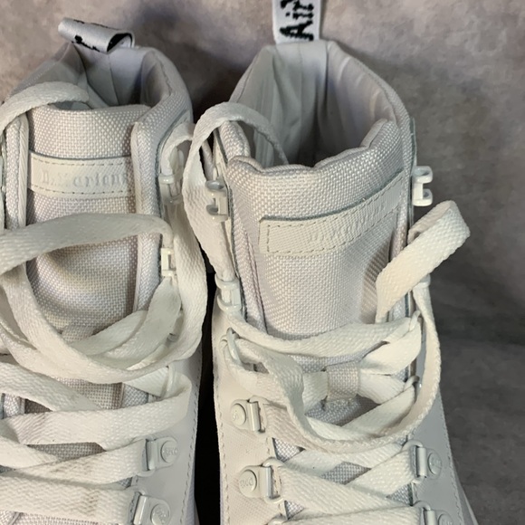 NWOT Dr. Martins Airwave White Combat Lace Up Boots Sz. 7 - Picture 4 of 7